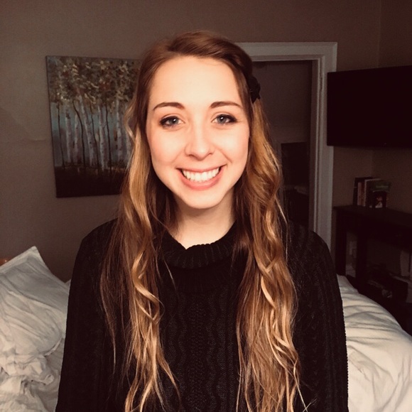 Meet your Posher, Emily - Picture 1 of 1